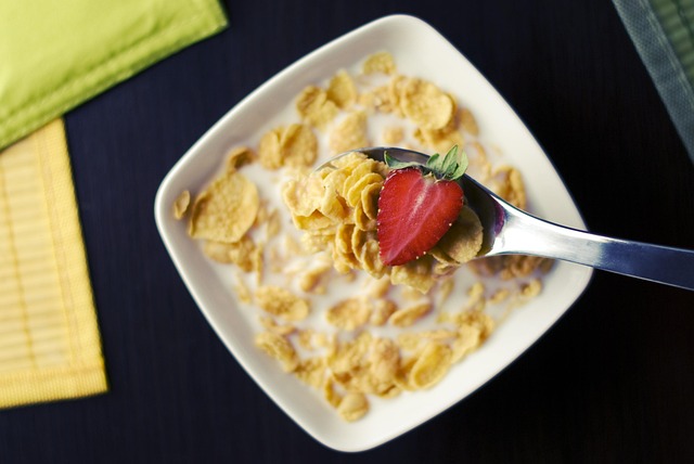 corn flakes for weight loss, healthy cereal toppings, portion control tips and high protein