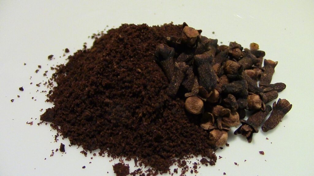 Ground cloves, health benefits of ground clove, used for medicinal , antioxidant properties, helpful in digestive aid 